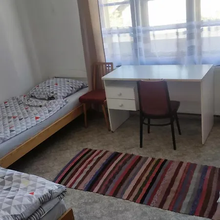 Narodak ,ubytovani * Jaromer