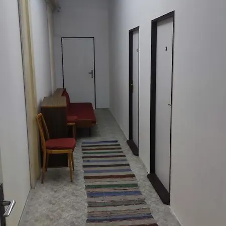 Narodak ,ubytovani *