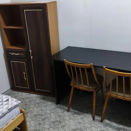 Narodak ,ubytovani * Jaromer